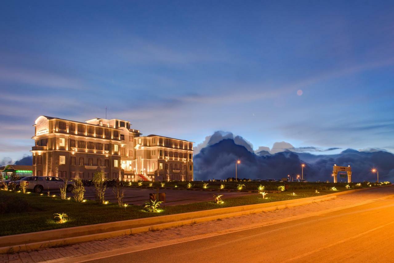 Le Bokor Palace Kampot Exterior photo